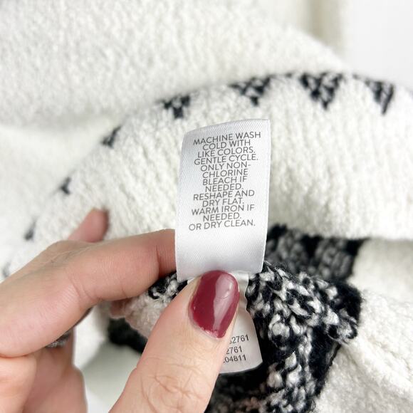 J.Jill Black & White Fair Isle Sweater – Classic Winter‎ Knit, Size XL - Picture 7 of 7